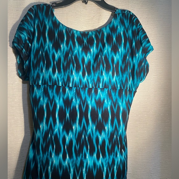 Worthington, size petite PM, black and turquoise top. - Picture 3 of 4
